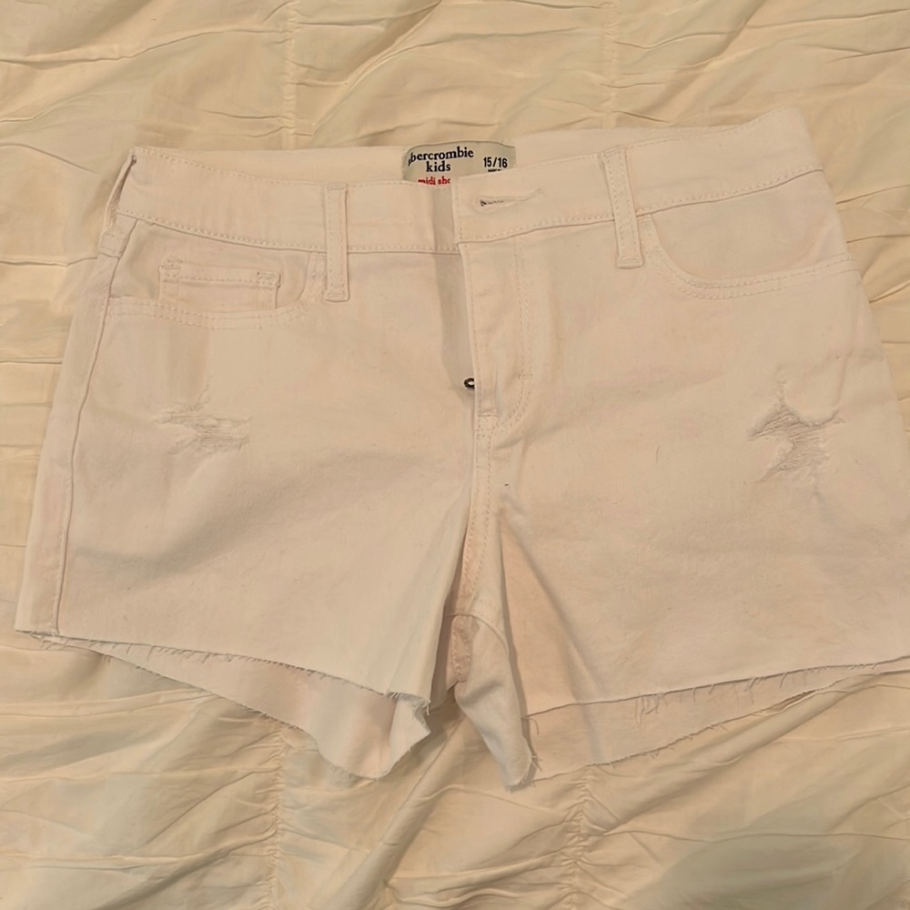 Abercrombie kids white shorts size 15/16